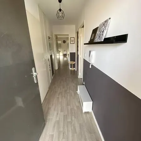 Appt T3 Cuisine Amenagee Et Equipee Acces Pmr Apartment *